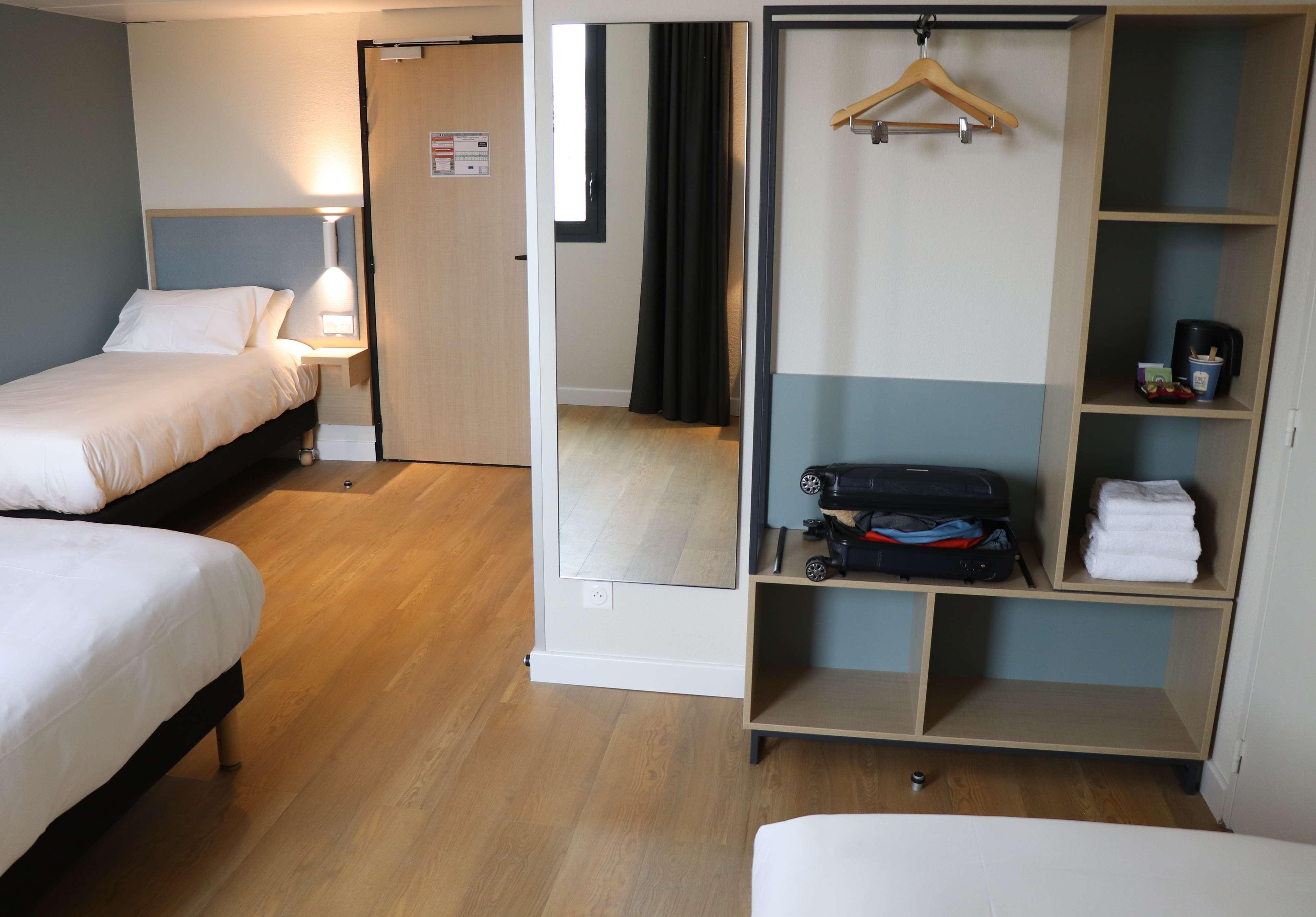 Kyriad Bordeaux Nord Eulalie Hotel