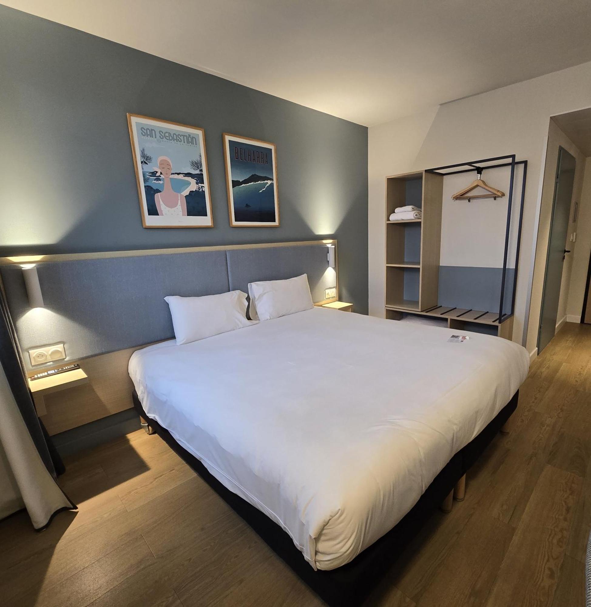 Kyriad Bordeaux Nord Eulalie Hotel 3*